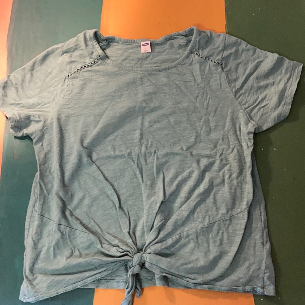 Large Old Navy Tied T Shirt, Blue Grey colors.